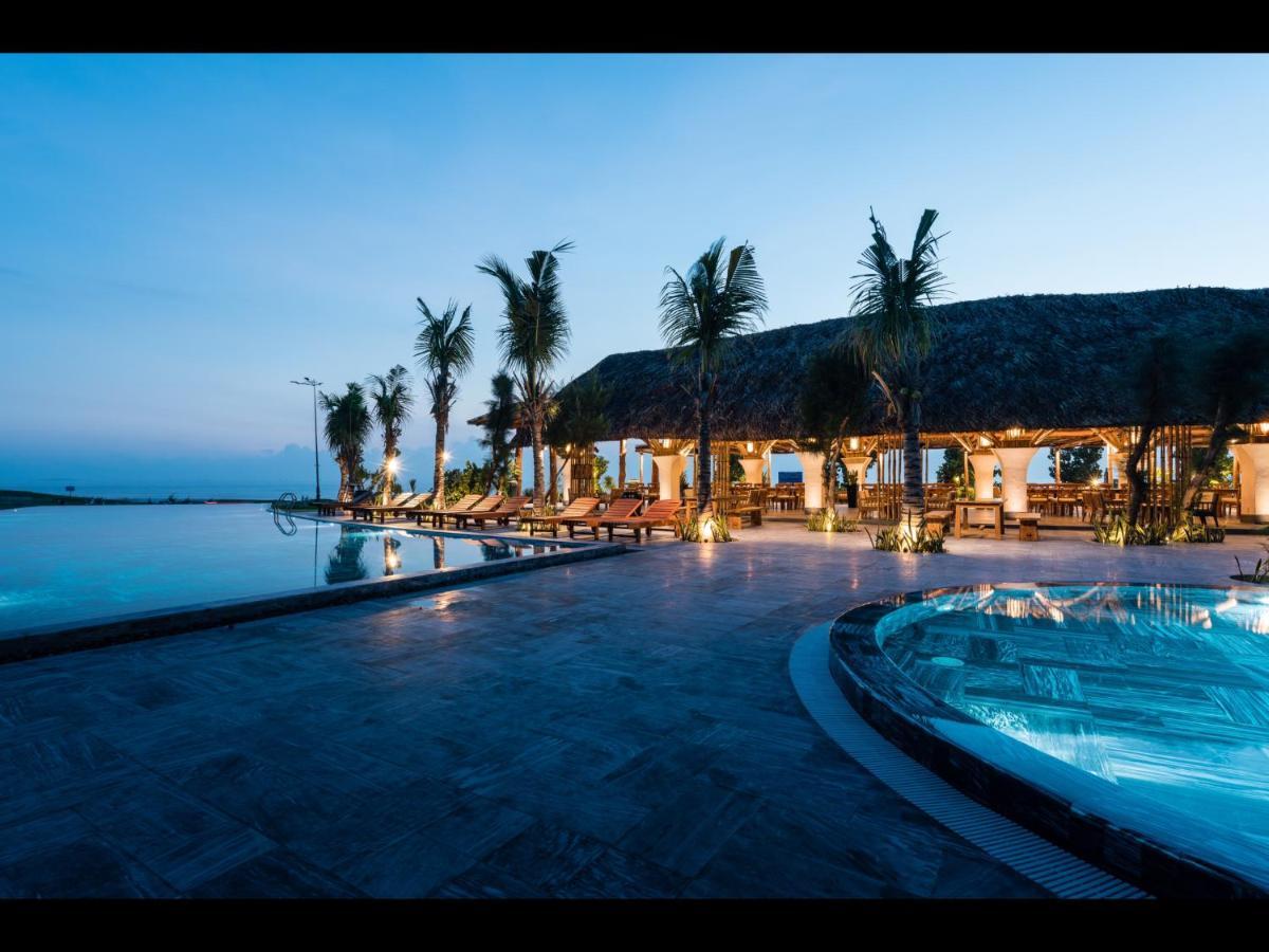 Stelia Beach Resort Tuy Hoa Bagian luar foto